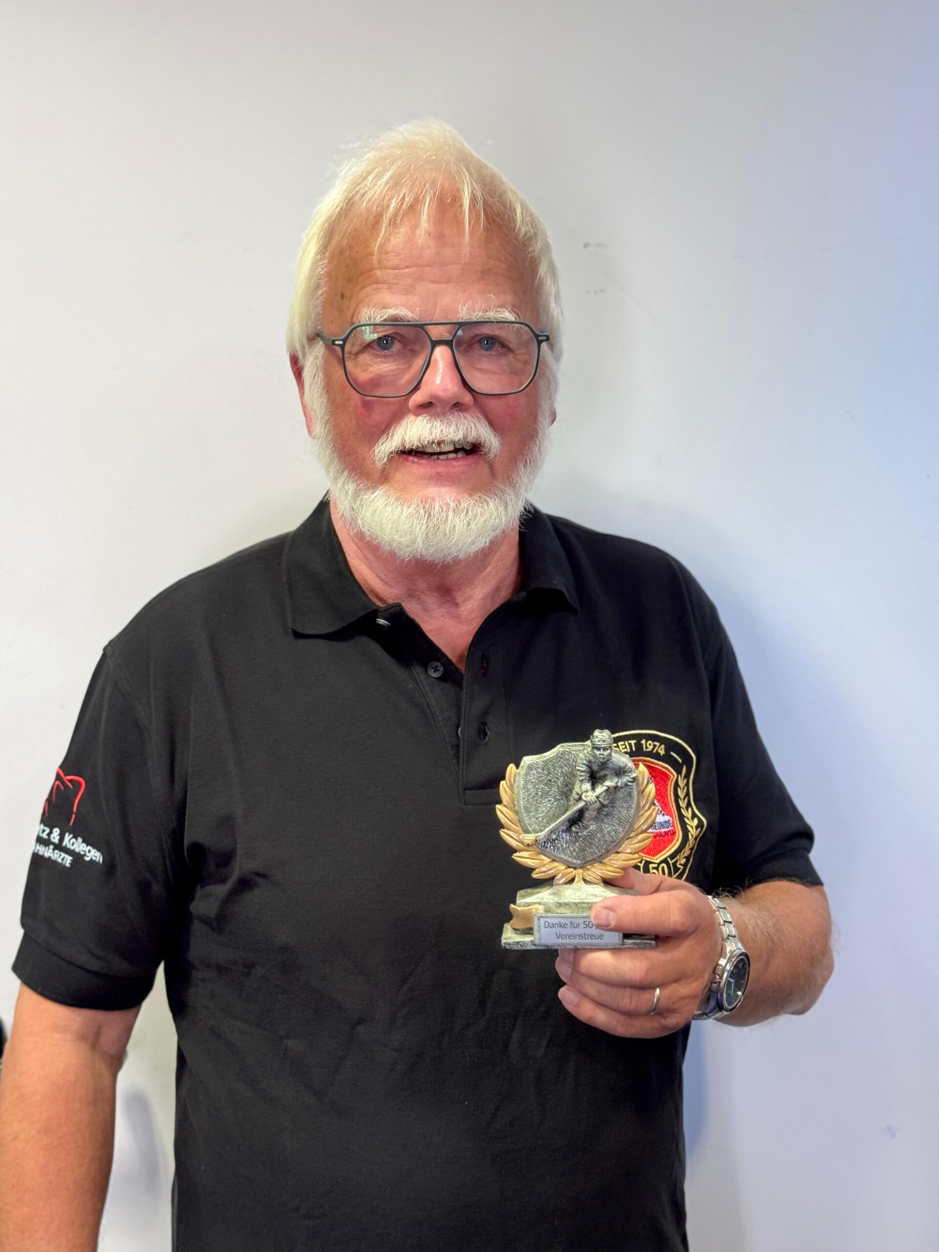 🎉 50 Jahre Leidenschaft für den Eissport – Andreas Henkel feiert goldenes Vereinsjubiläum 🏒